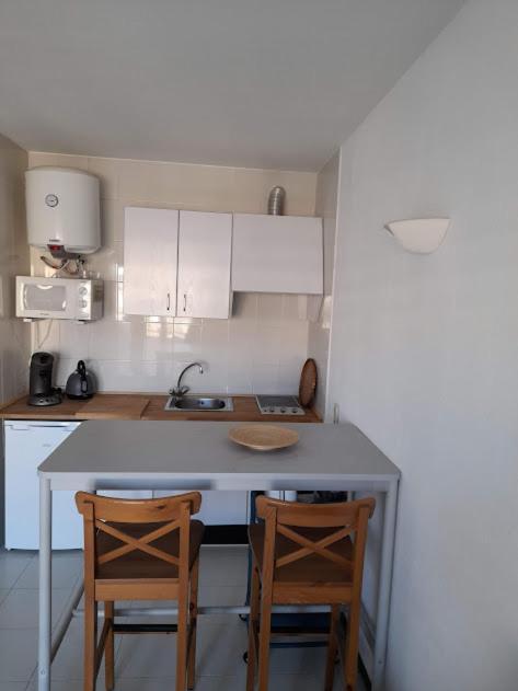 Appartement Lumineux Sur Les Canaux روساس المظهر الخارجي الصورة